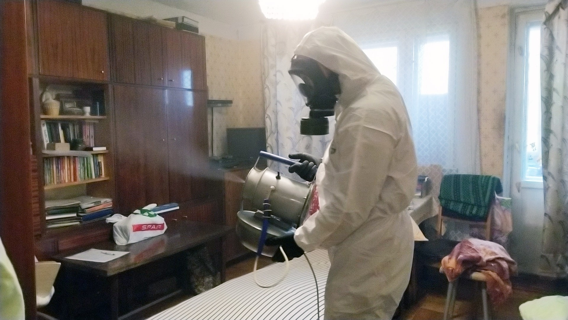 ФОТО Безопасны ли препараты для дезинсекции в Артеме? | подробно